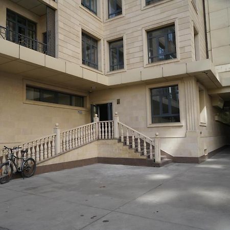 Nice And Comfortable Apartment In The Downtown Of Bisjkek Buitenkant foto