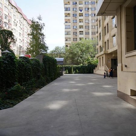 Nice And Comfortable Apartment In The Downtown Of Bisjkek Buitenkant foto