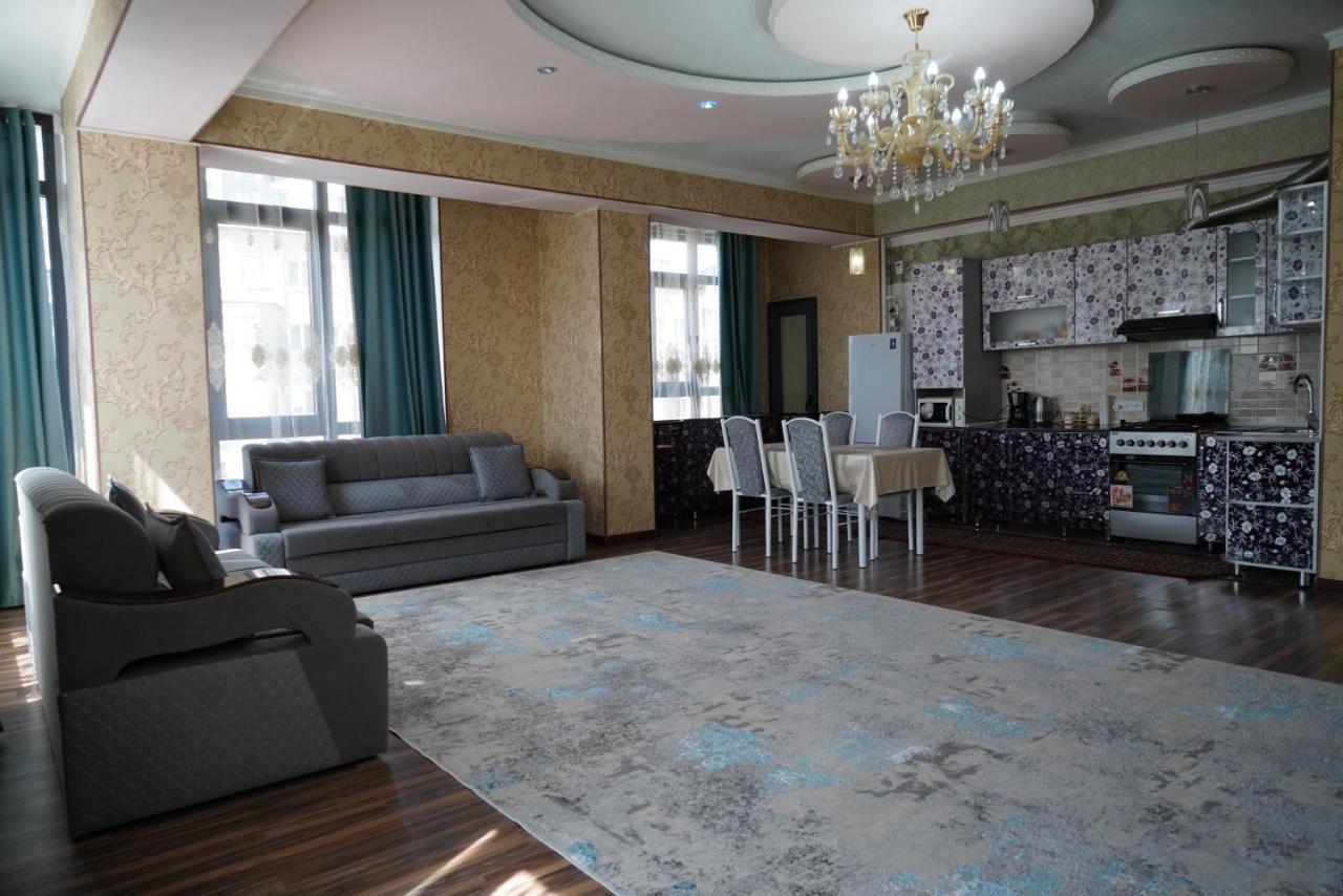 Nice And Comfortable Apartment In The Downtown Of Bisjkek Buitenkant foto